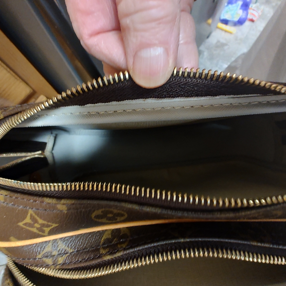 Louis Vuitton Brown Monogram Shoulder Bag - Picture 16 of 16